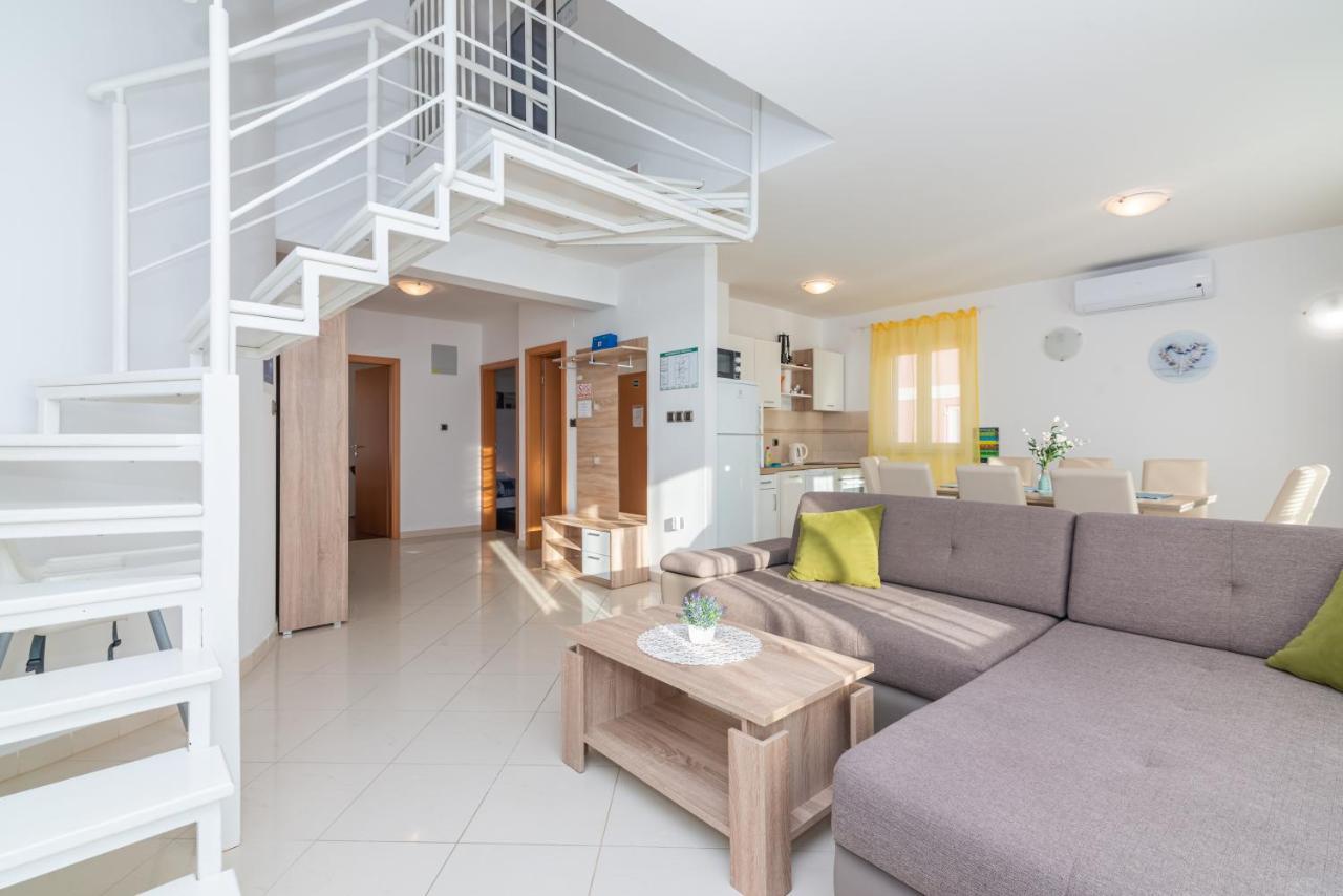 Apartment Mimoza 5, Baska, Krk Extérieur photo
