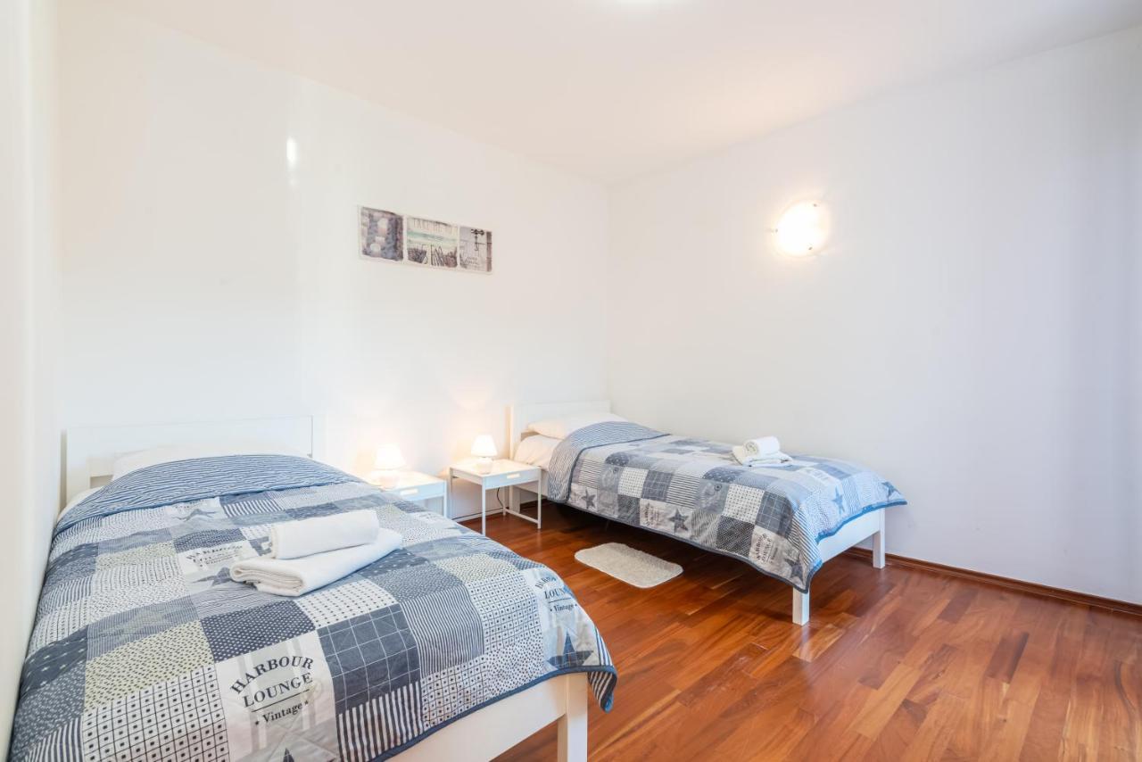 Apartment Mimoza 5, Baska, Krk Extérieur photo
